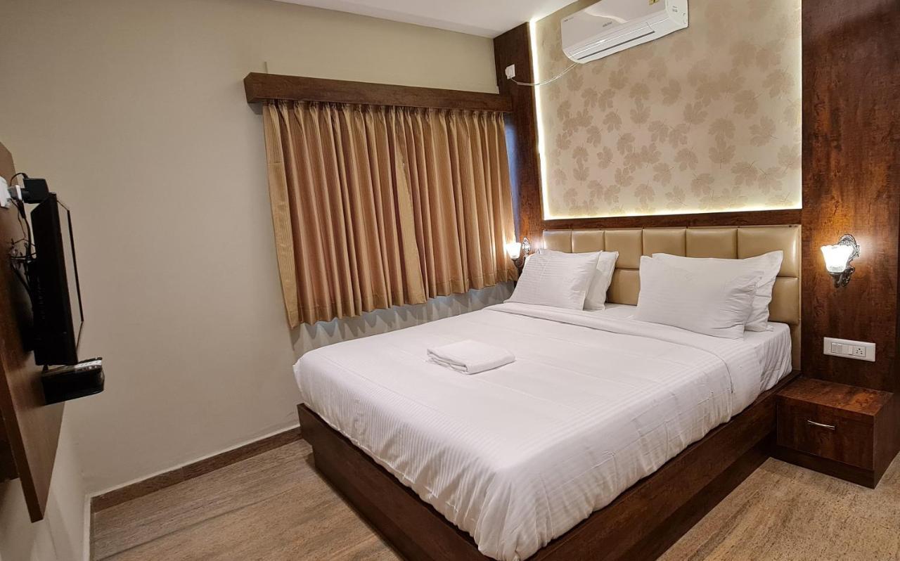 Al Noor Palace Bangalore Bagian luar foto