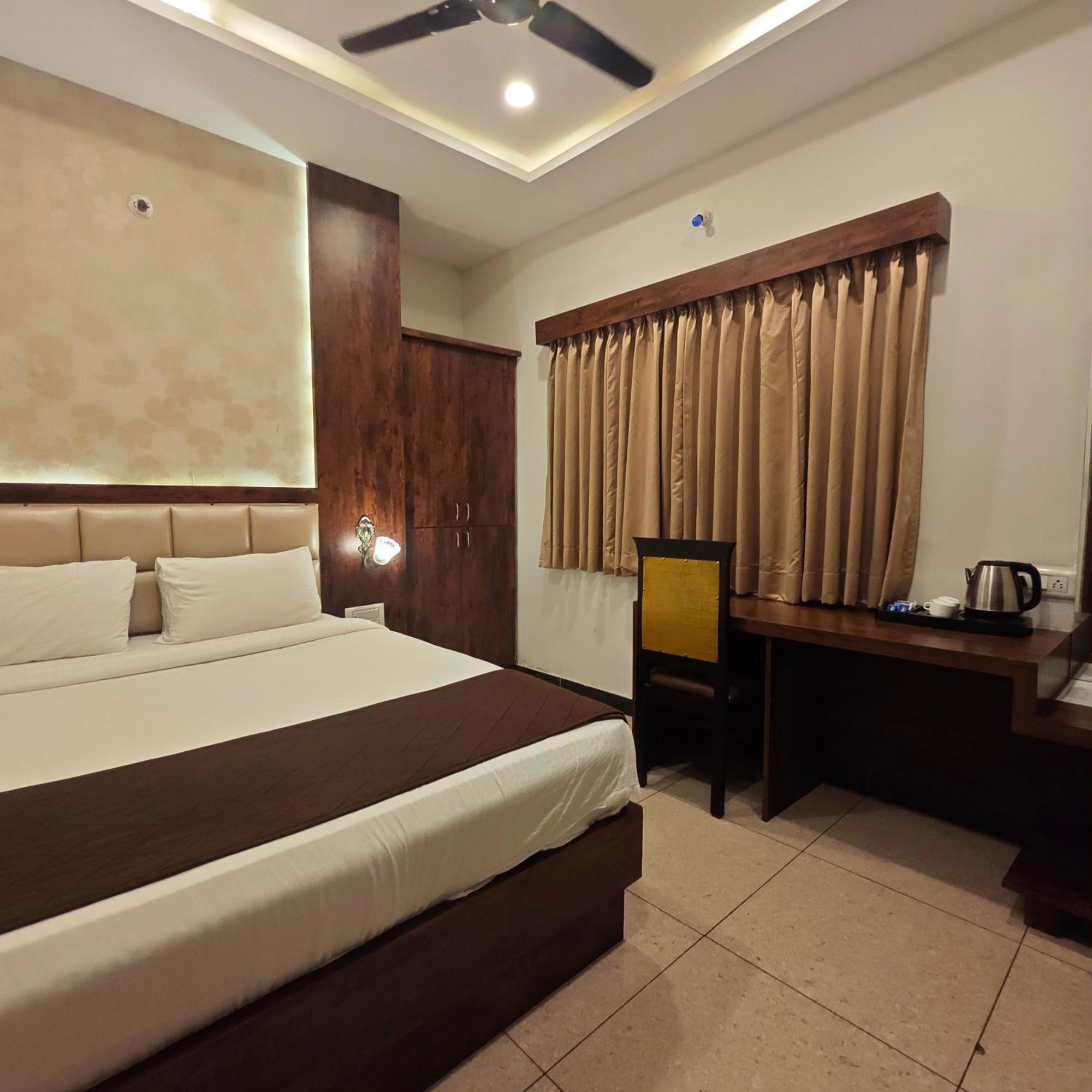 Al Noor Palace Bangalore Bagian luar foto