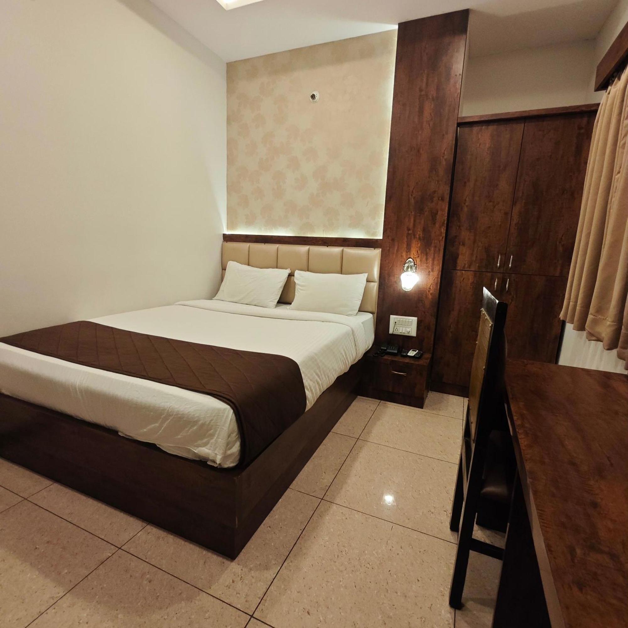 Al Noor Palace Bangalore Bagian luar foto