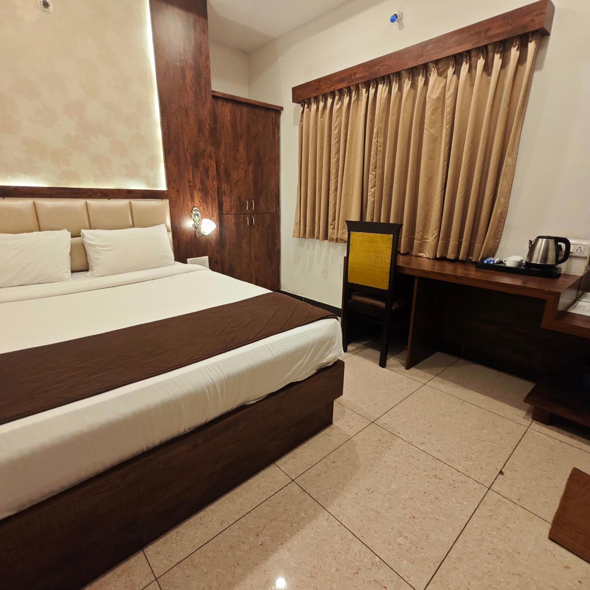 Al Noor Palace Bangalore Bagian luar foto